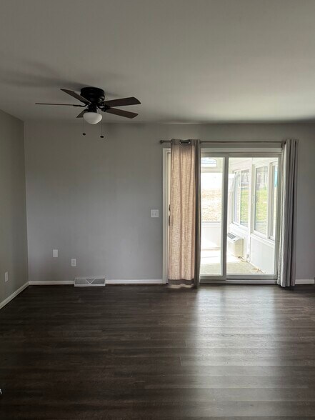 Building Photo - 3124 Royal Windsor Dr