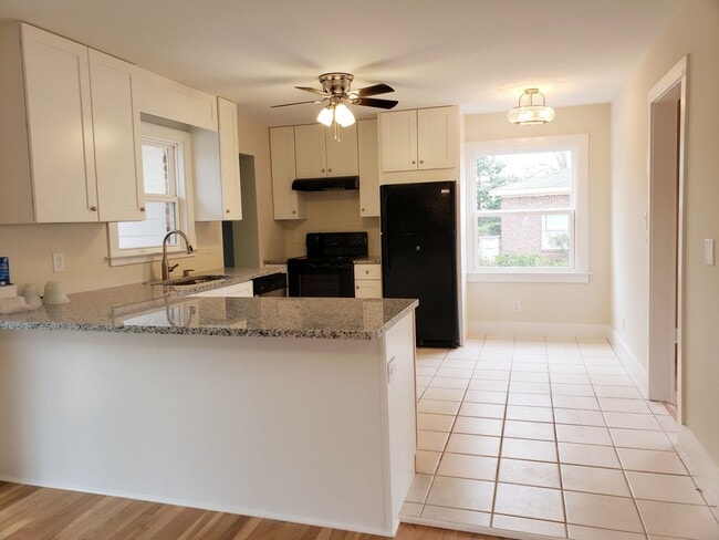 Building Photo - Great Location - Three Bedroom - Two and a half Bath Home