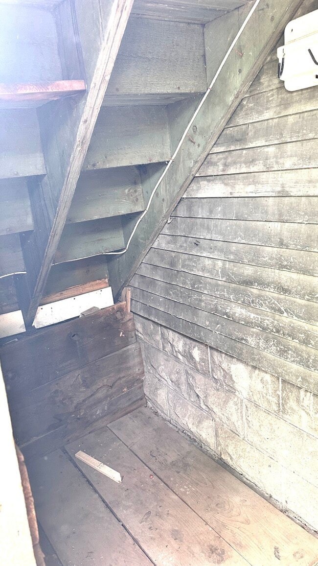 Building Photo - 30 Dana St