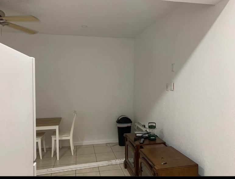 Building Photo - 973 NW 9th Ct