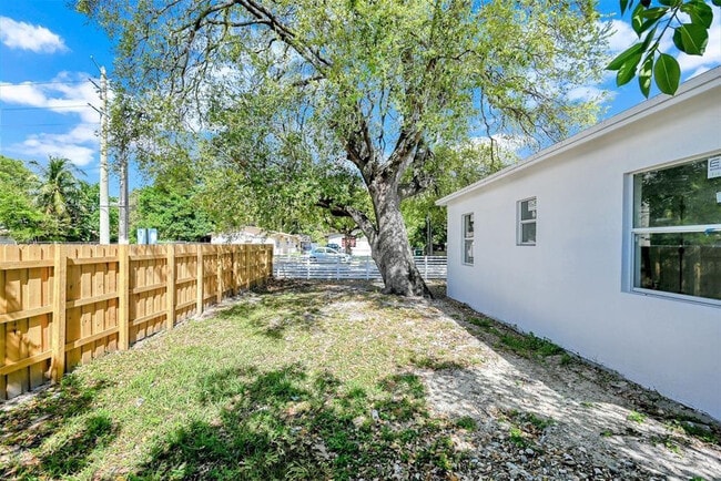 Building Photo - 7990 NW 8th Ave