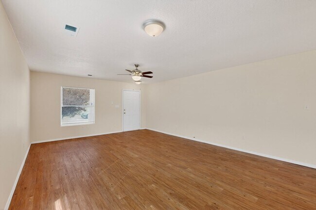 Building Photo - Spacious 5-Bedroom Home in Enchanted Hills – Rio Rancho