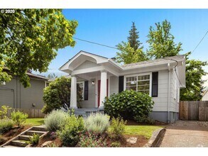 Building Photo - Charming 2-Bedroom Gem with Spacious Livin...