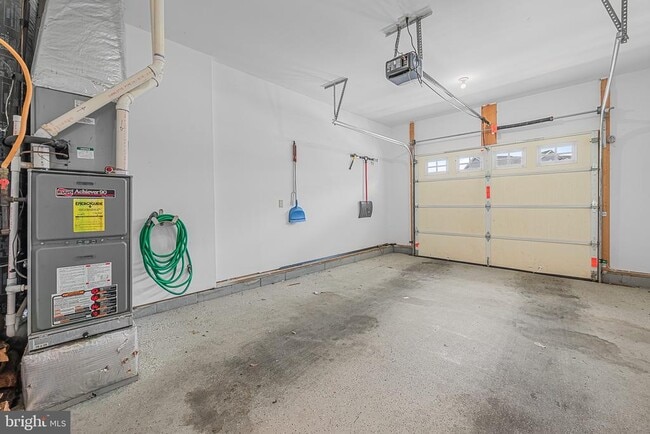 Building Photo - 1450 Hidden Meadow Ln