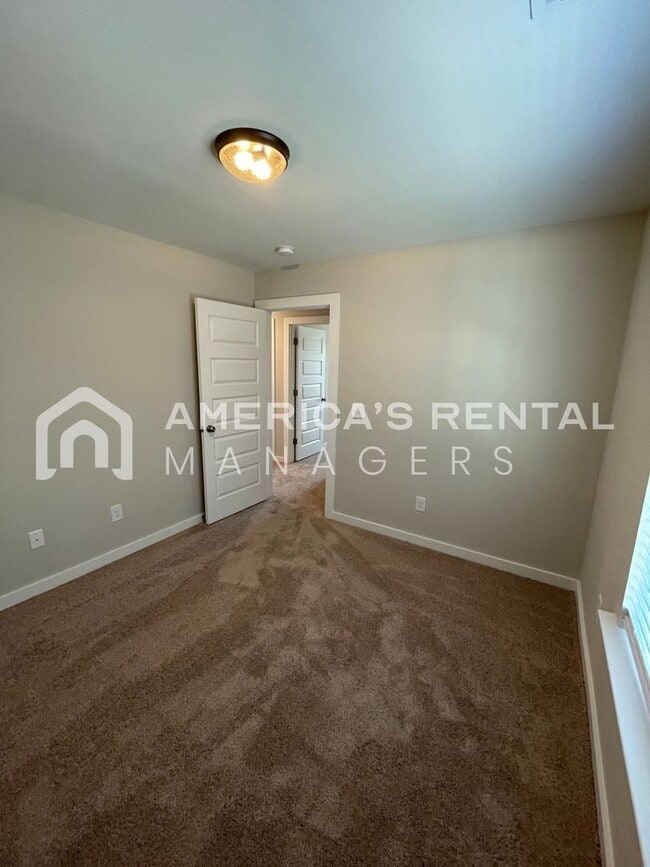Building Photo - Home for Rent in Calera, AL!!! View with 48 Hours Notice!