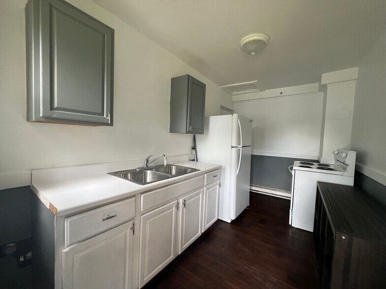 Building Photo - 500 N Catherine St