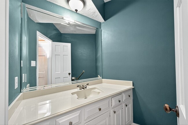 Building Photo - 901 Longmire Rd