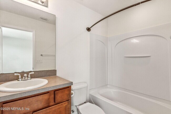 Building Photo - 11470 Glenlaurel Oaks Cir