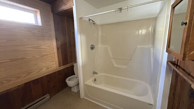 Building Photo - Spacious 1 Bed, 1 Bath Duplex Apartment – Berwick, ME – $1,299/month