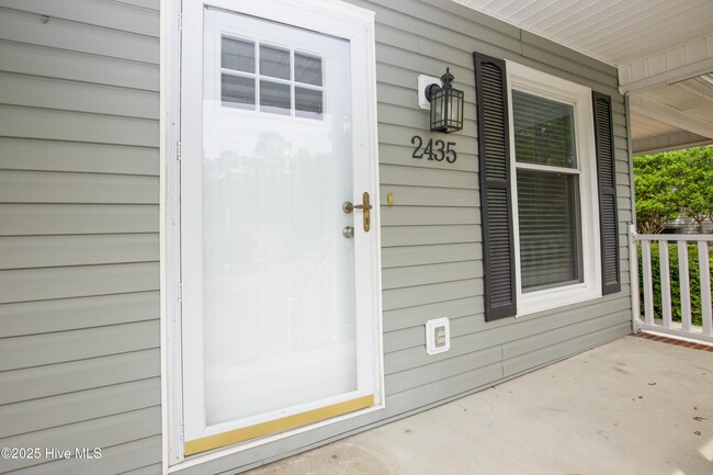 Building Photo - 2435 Longleaf Dr SW