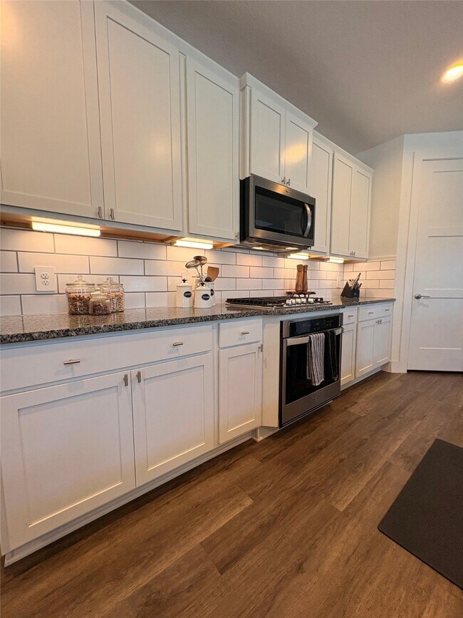 Building Photo - 13712 Moss Lake Ln