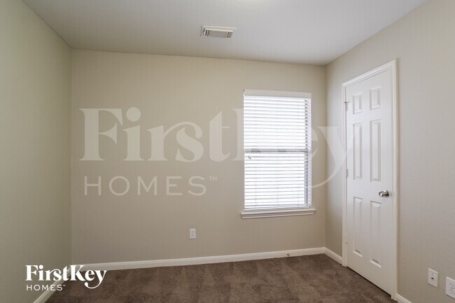 Building Photo - 3543 Garrison Run Dr