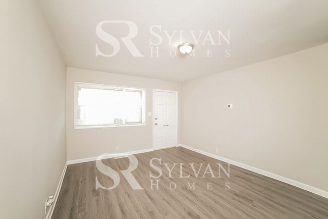 Building Photo - You will love this 3BR Home!