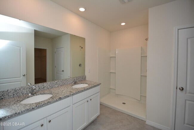 Building Photo - 285 Sunset Point Dr