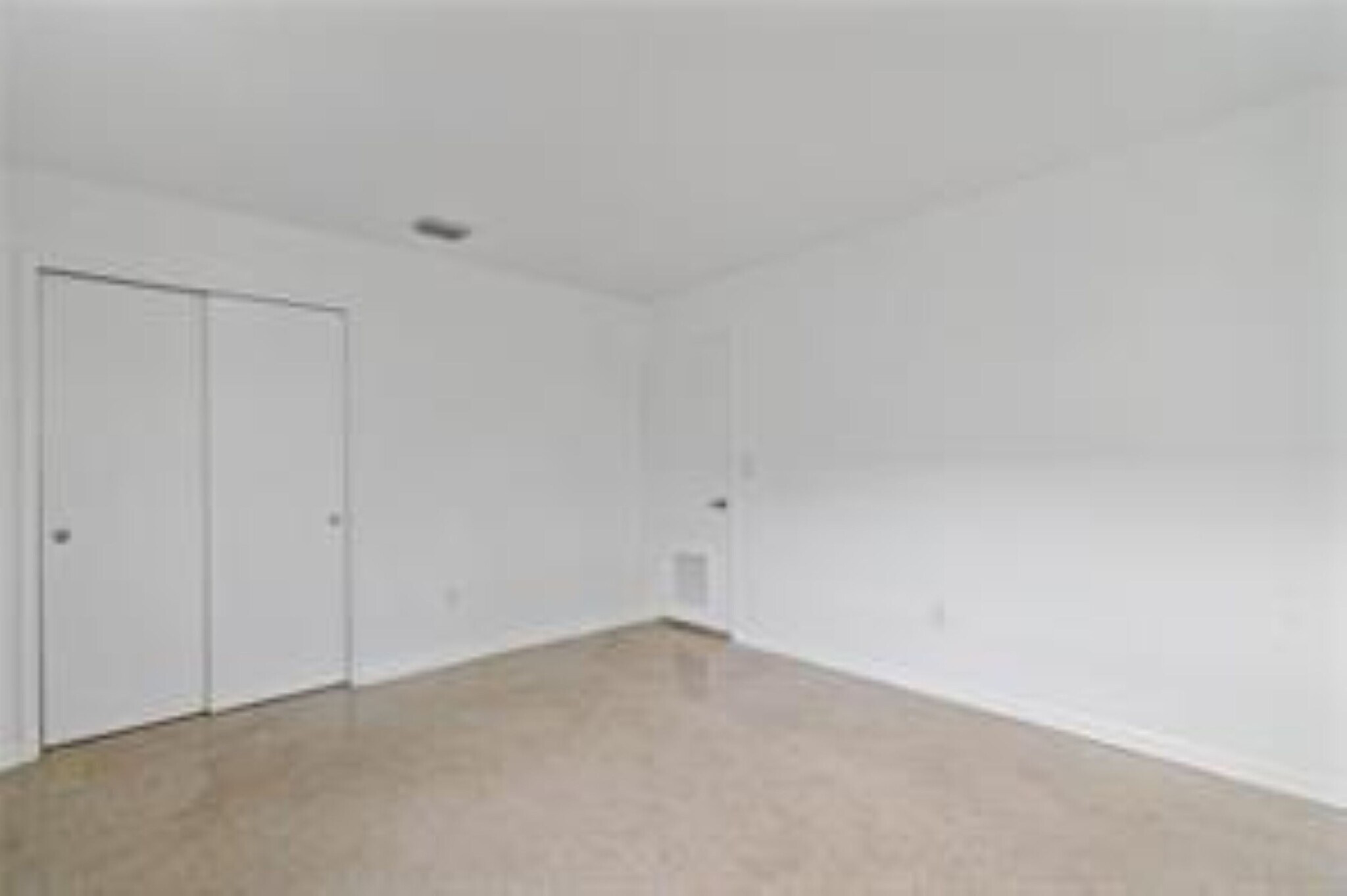 Building Photo - 50 NE 45th Ct