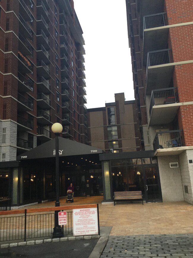 Building Photo - 700 1st St