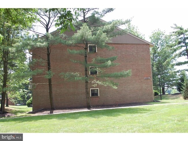 Building Photo - 171 Echelon Rd