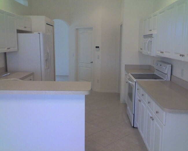 Building Photo - 1512 SE 20th St