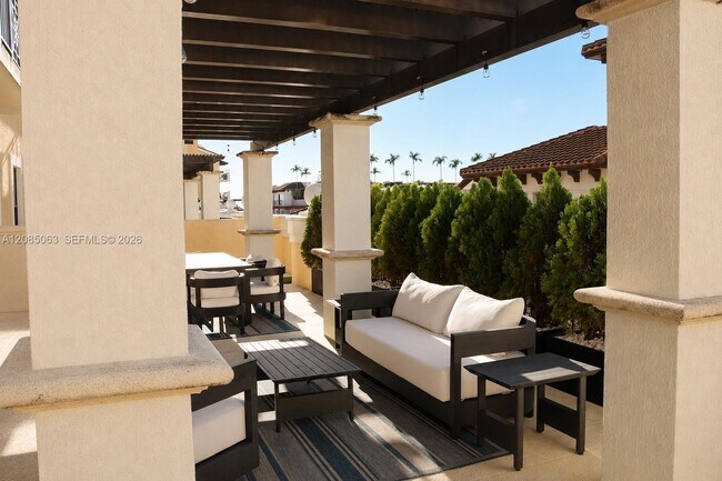 Building Photo - 8390 SW 72nd Ave