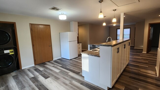 Building Photo - 538 Woodridge Ct