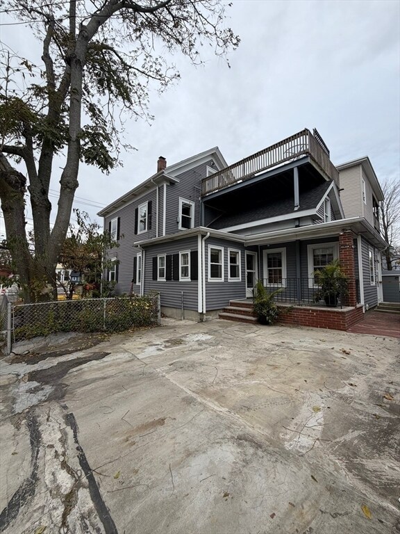 Building Photo - 174 Adams St