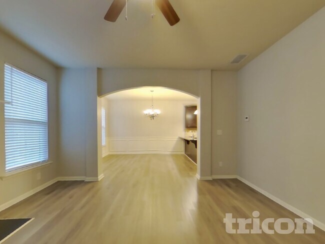 Building Photo - 2500 Wingfield Dr SW