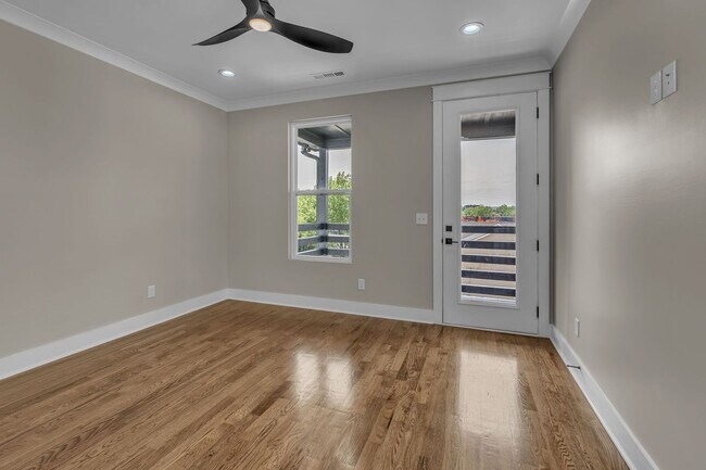 Building Photo - 145 Fain St