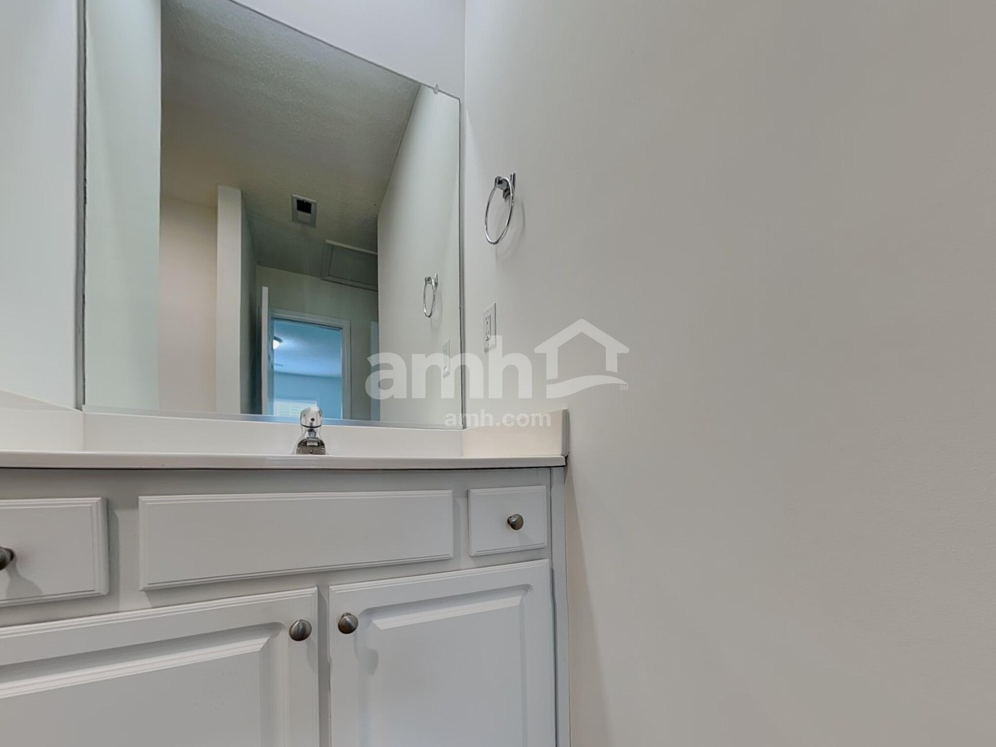 Building Photo - 5825 Regent Village Dr