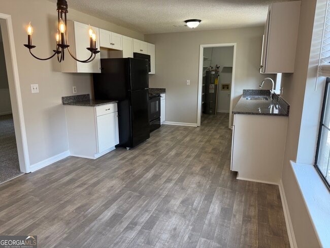 Building Photo - 731 Moon Bridge Rd