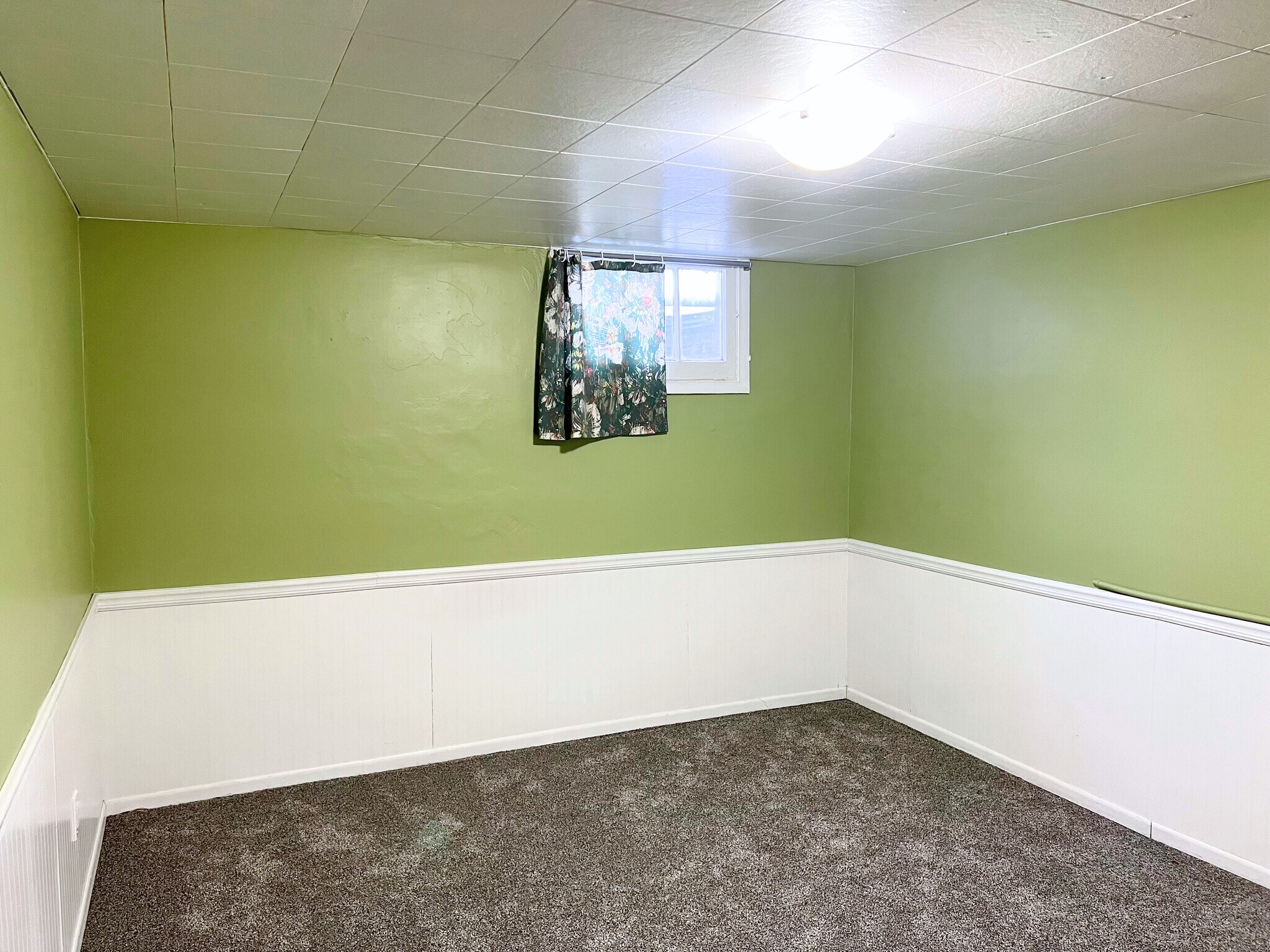 Bedroom - 972 E 3385 S