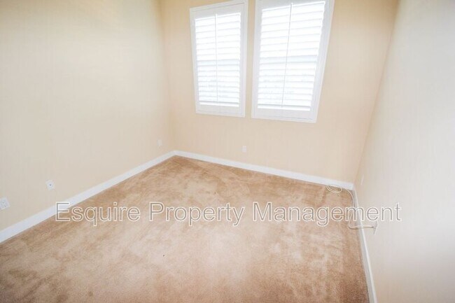 Building Photo - 202 Village Commons Blvd