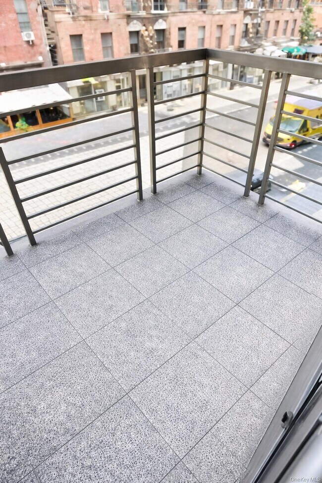 Building Photo - 1635 Lexington Ave