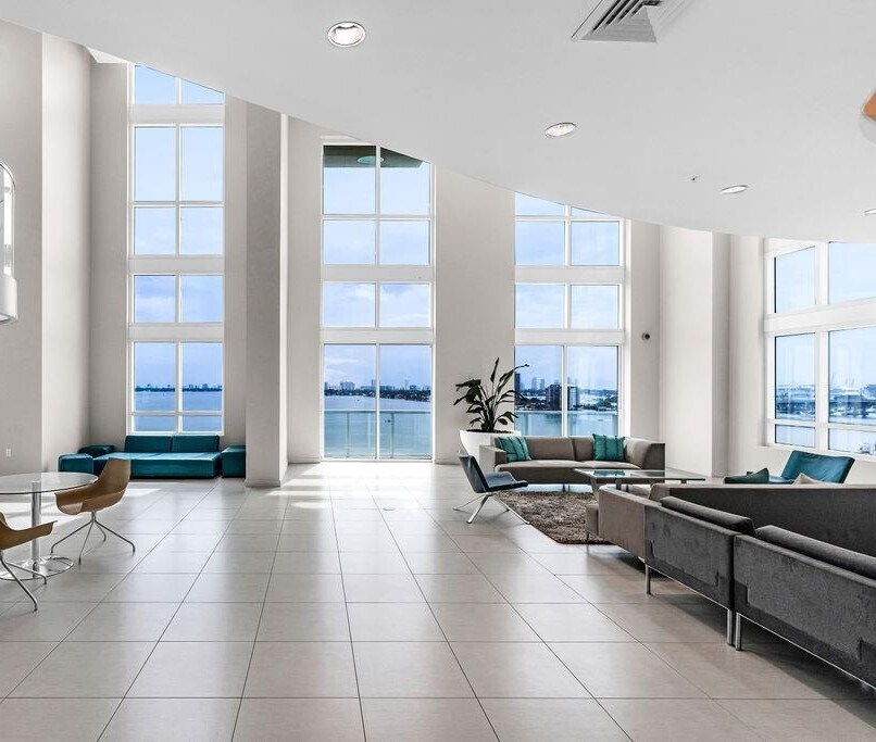 Building Photo - 1900 N Bayshore Dr