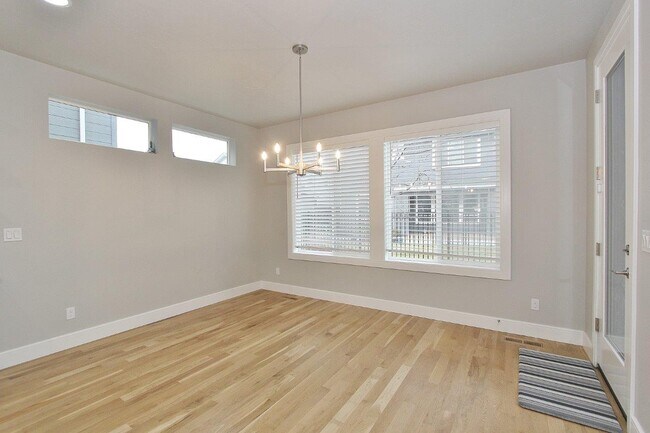 Building Photo - 3468 E Berghan St