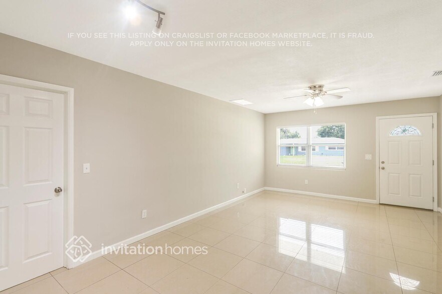 Building Photo - 1429 Regina Dr W