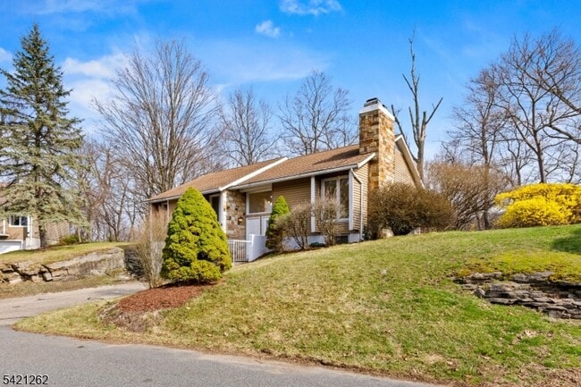 Building Photo - 8 Canada Goose Dr