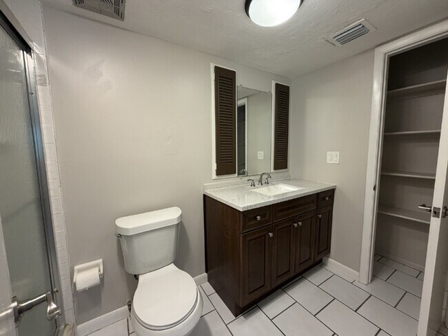 Building Photo - "Charming 3-Bedroom Home with Gleaming Hardwood Floors!"