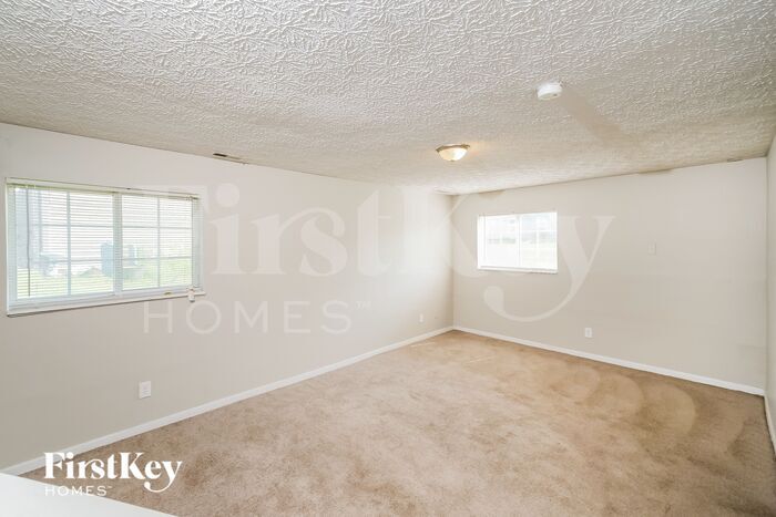 Building Photo - 617 Woods Crossing Ln