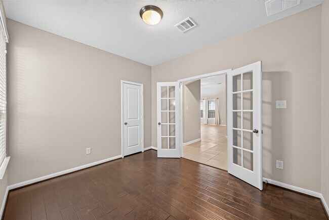 Building Photo - 9718 Justin Ridge Ln