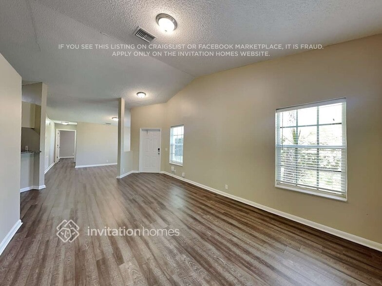 Building Photo - 8 Erwood Pl