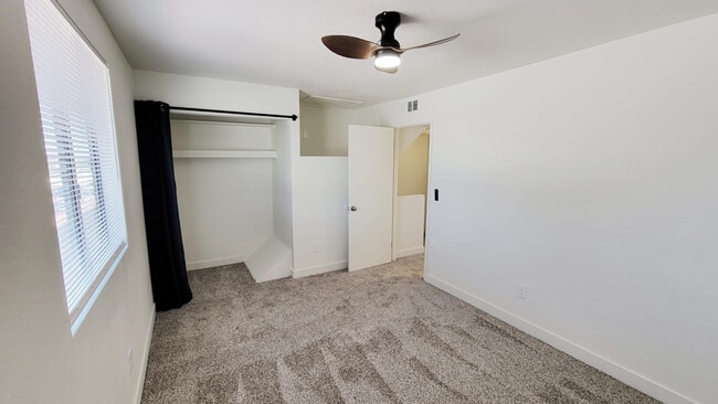 Building Photo - 6203 E Glencove St