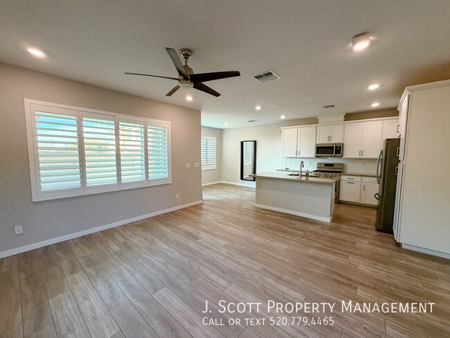 Building Photo - 4604 S Park Grove St