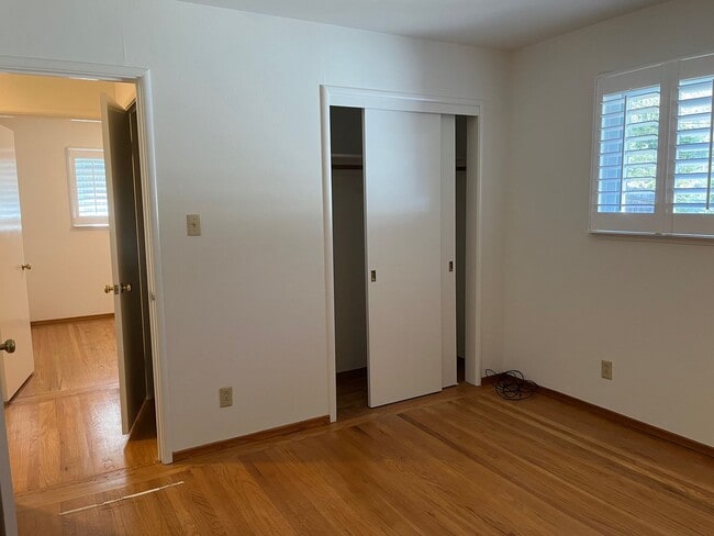 Building Photo - Great Four Bedroom, Three Bathroom House in Monterey