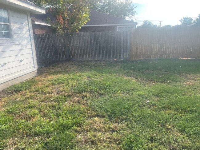 Building Photo - Beautiful 2 Story Updated Home in Grand Prairie