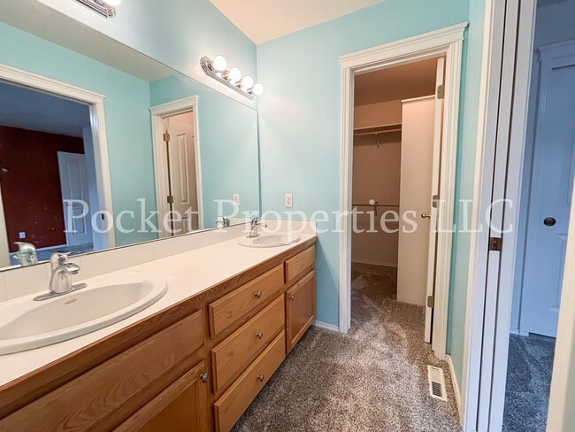 Building Photo - 13549 W Edenbrook Dr