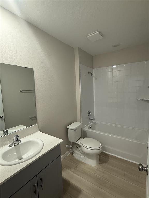 Building Photo - 4039 Gardenia Ave