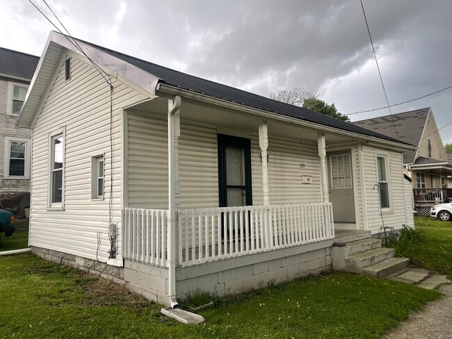 Building Photo - One Bedroom Home