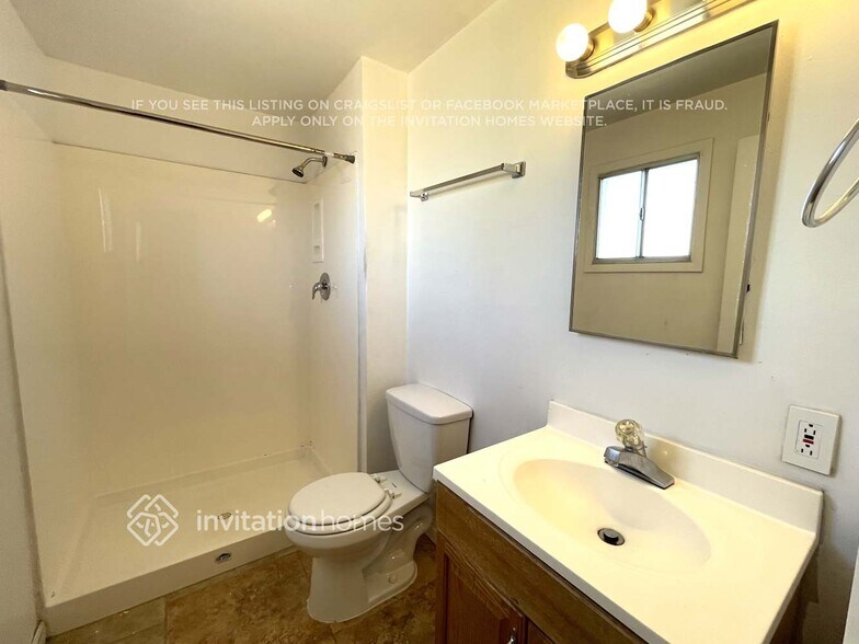 Building Photo - 5540 W Berkeley Rd