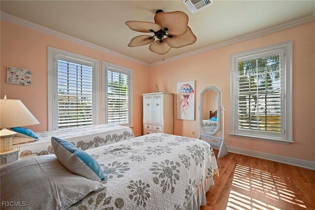 Building Photo - 18150 Old Pelican Bay Dr