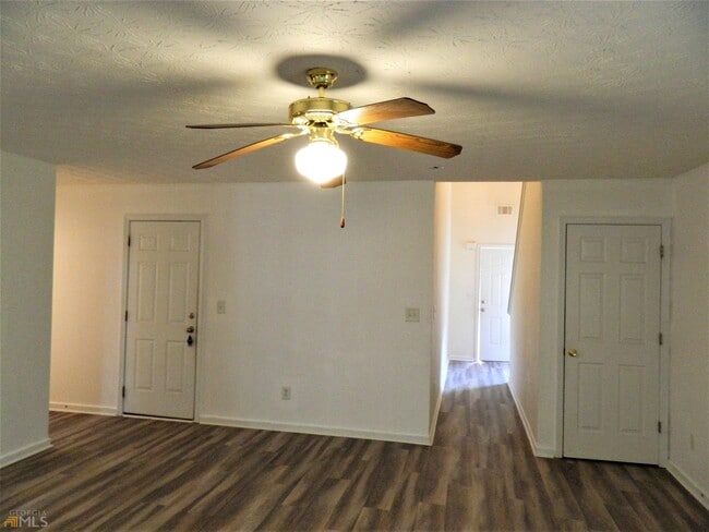 Building Photo - 20 Chantilly Pl